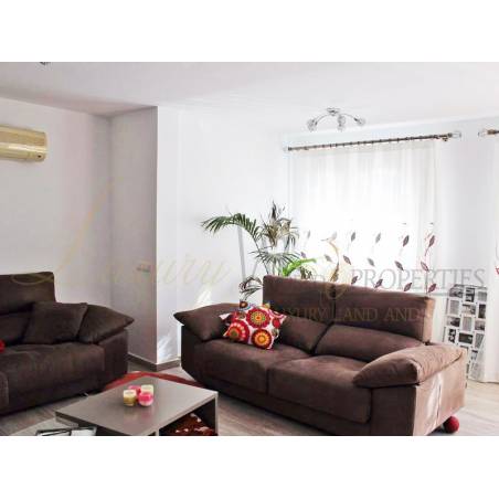 Sprzedaż - Nieruchomości - Dom / Apartament - Avenida Madroñal 3