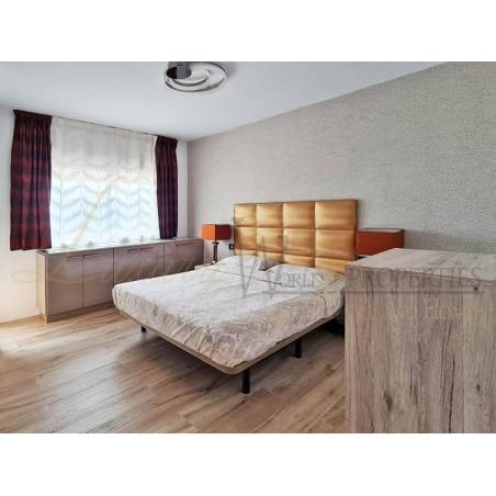 Sprzedaż - Nieruchomości - Dom / Apartament - Calle Extremadura 2