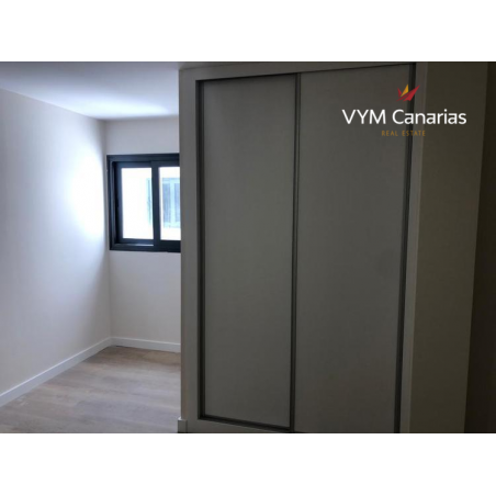 Sprzedaż - Nieruchomości - Apartament - Cuesta De La Villa 1
